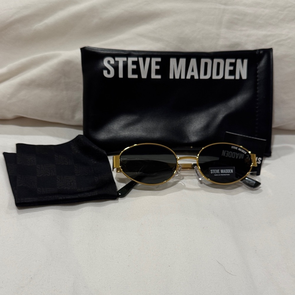 Steve Madden Gold and Black Oval Sunglasses